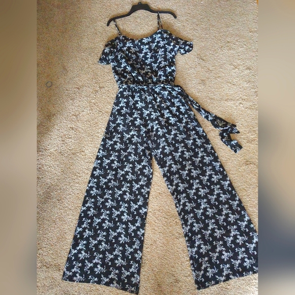 Want and Need Pants - Want & Need Brand Women's Jumpsuit  (Semi-Sheer)   Size XL NWOT